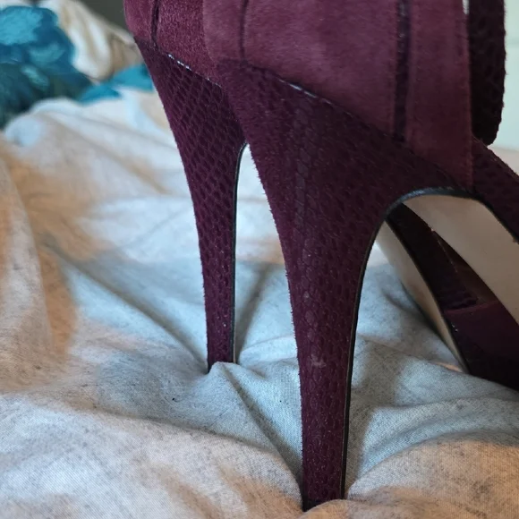 White House Black Market Burgundy Peep-Toe Heels - Picture 8 of 9